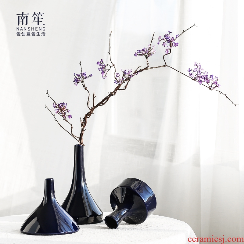 Nan sheng I and contracted household act the role ofing is tasted blue ceramic vases, dried flower simulation flower, mesa place flower arrangement