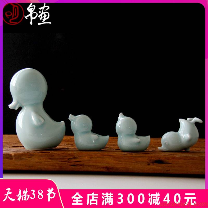Jingdezhen shadow green ceramic dolls express duck house office desktop small place manual craft ornaments