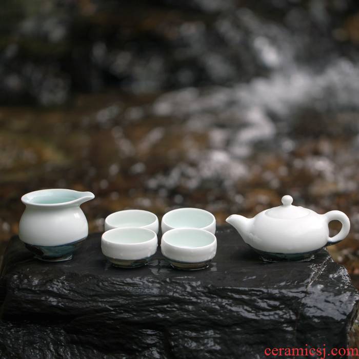 Misty rain between landscape of a complete set of jingdezhen ceramics from the creative Chinese style Chinese tea set custom