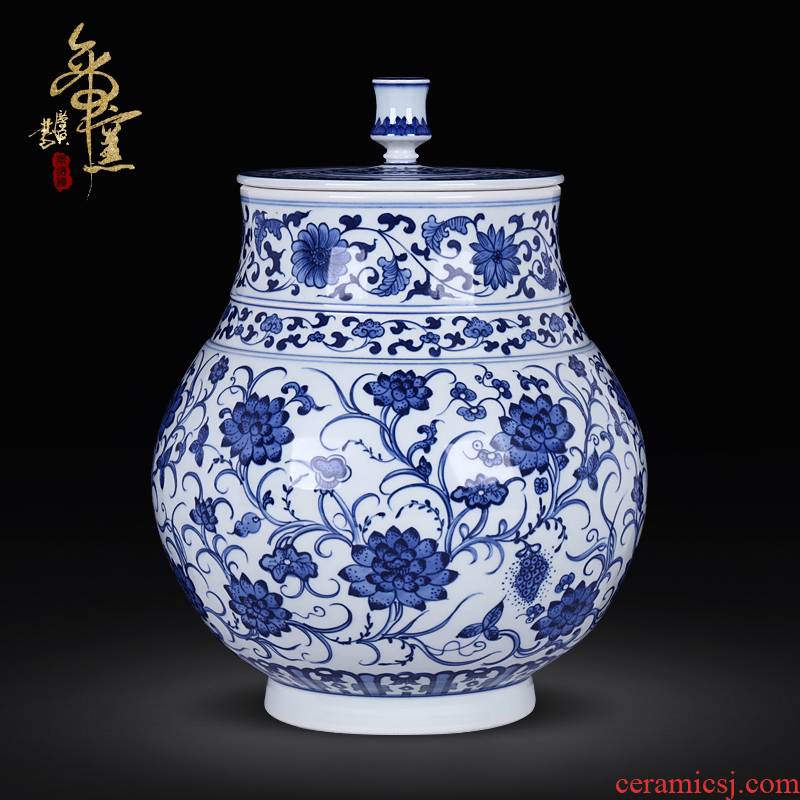 Jingdezhen ceramics antique hand - made storage cover of blue and white porcelain pot of Chinese style household decoration crafts are sitting room
