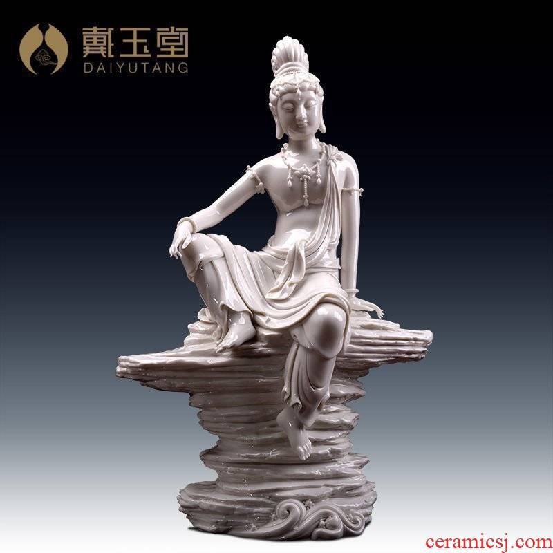 Yutang dai ceramic handicraft furnishing articles of modern Chinese style home sitting room adornment/comfortable guanyin D26-02