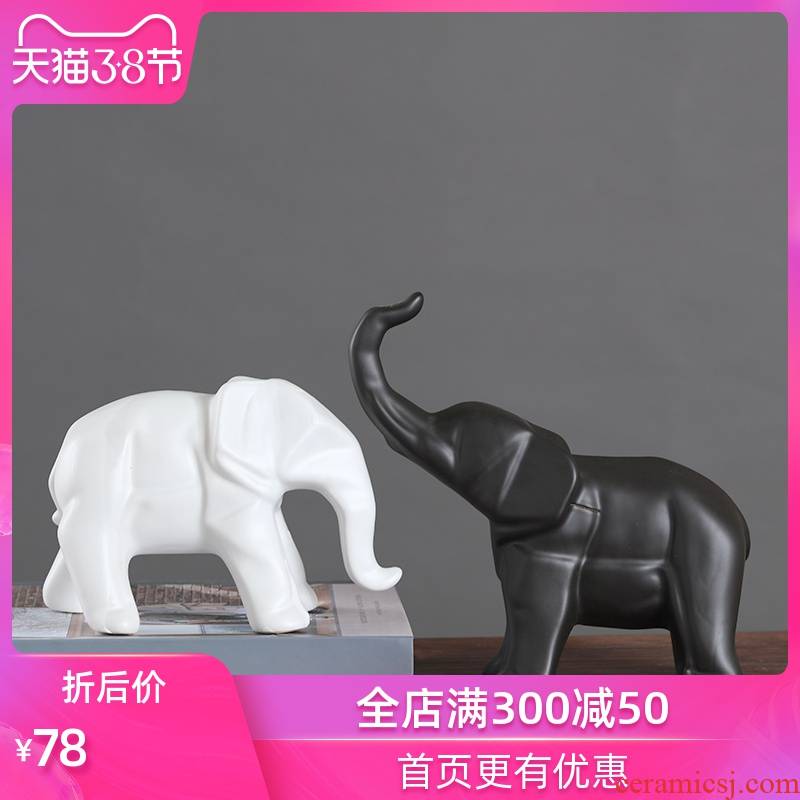 The modern simple line home room adornment new black and white couples object ceramic handicraft furnishing articles