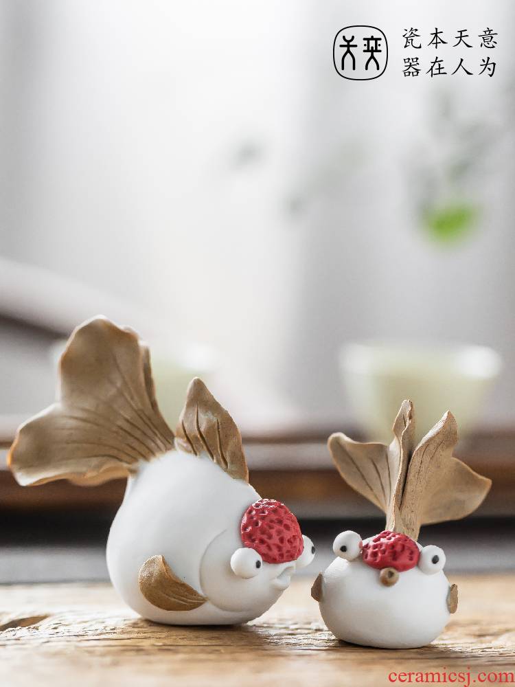 Much luck day yi goldfish tea pet furnishing articles ceramic products can keep playing tea tea tea lucky red and the pledge
