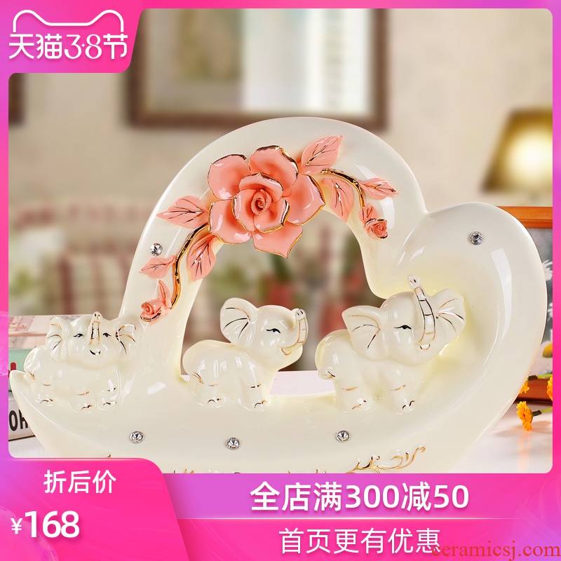 Ceramic arts and crafts of Europe type TV ark, creative furnishing articles wedding gifts home decoration three little elephant
