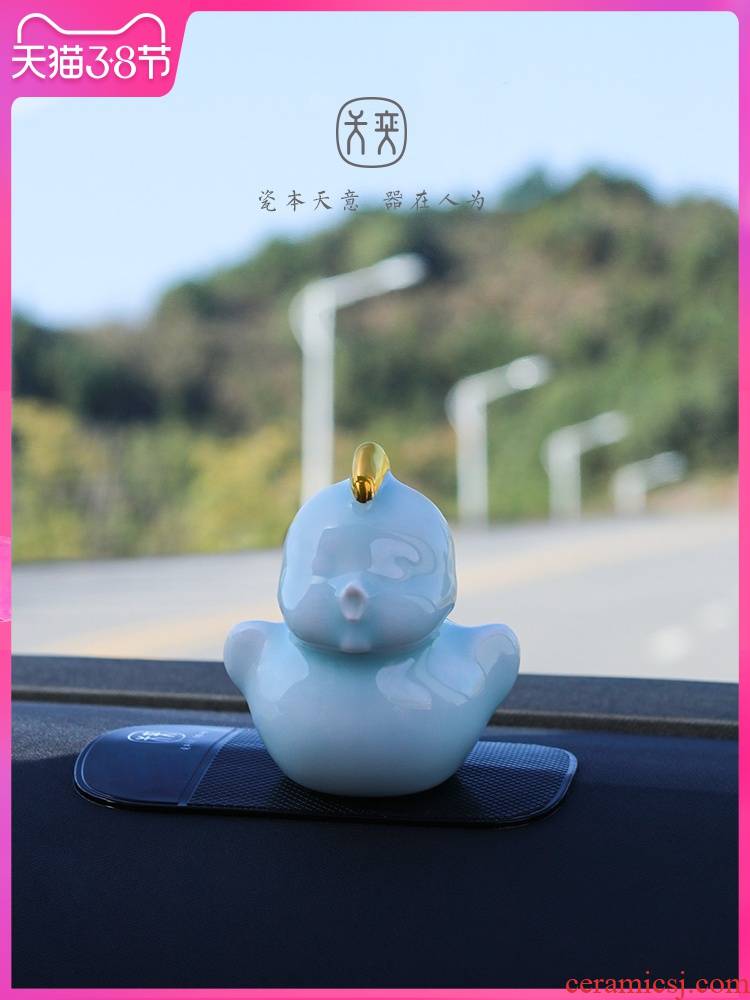 The zodiac chicken day yi ceramics furnishing articles furnishing articles decorative accessories car inside The car, lovely move of eruption