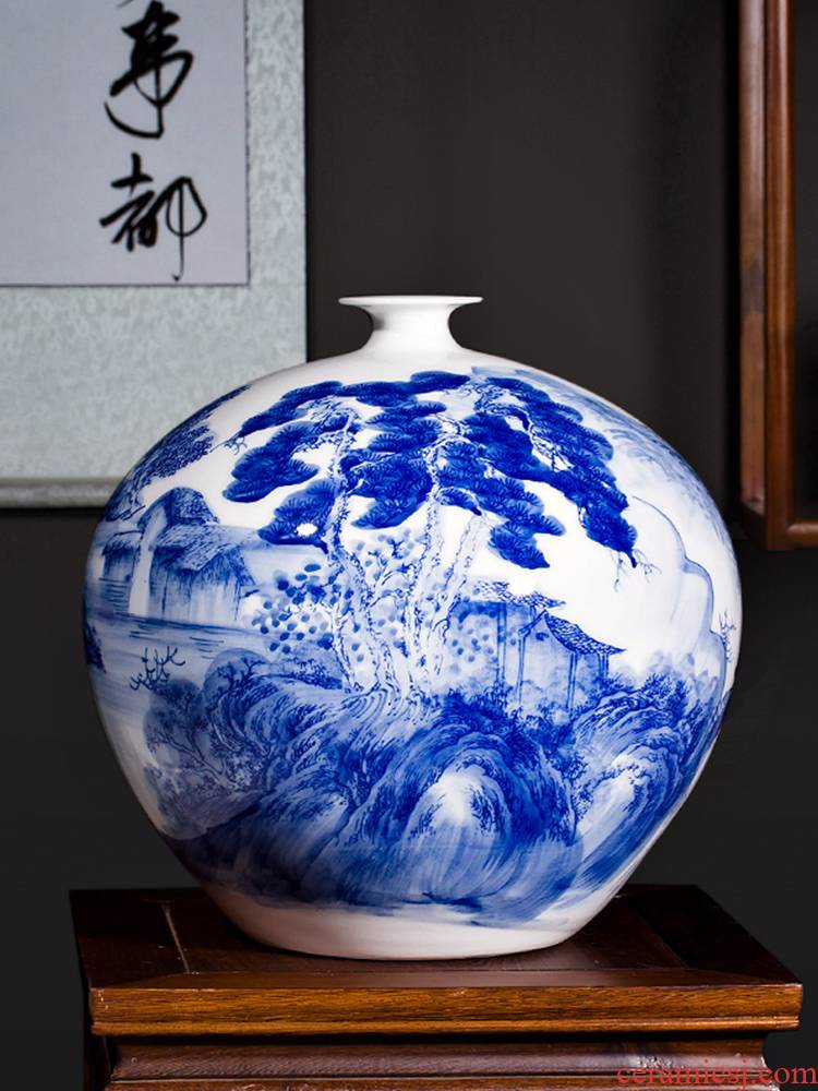 Jingdezhen ceramics pomegranate bottles of hand draw archaize of blue and white porcelain vases, flower arrangement of new Chinese rich ancient frame is placed in the living room