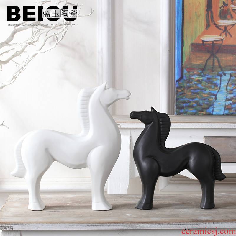 Ceramic horse furnishing articles creative household act the role ofing is tasted, black and white north European style living room TV cabinet wine porch soft decoration