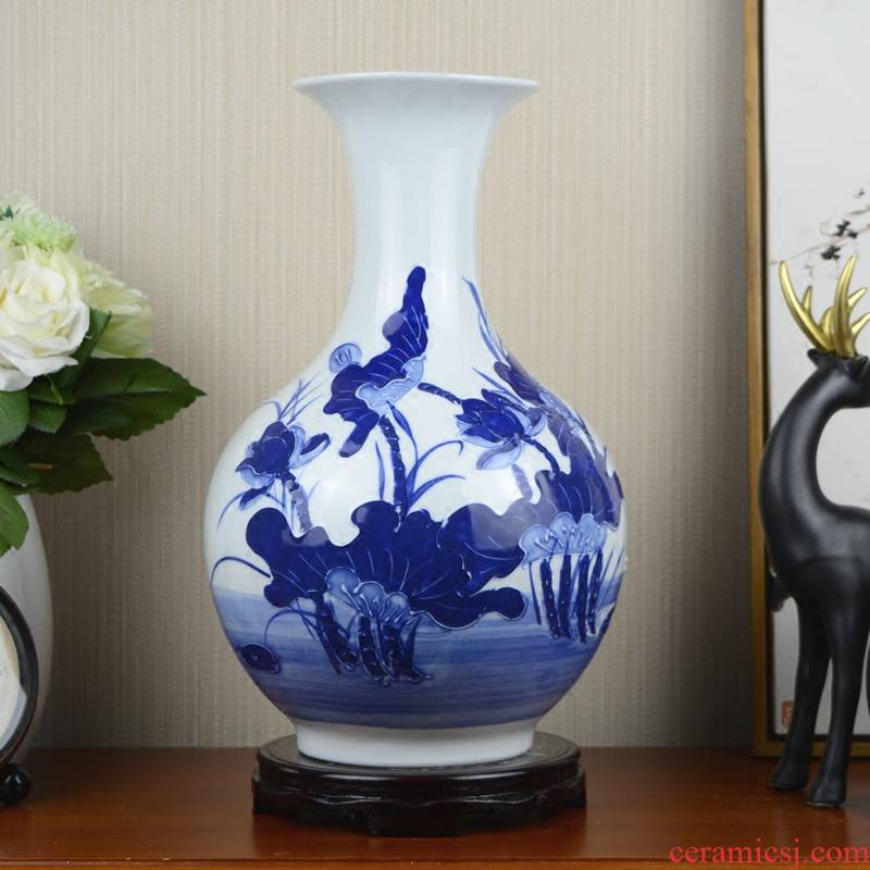 Jingdezhen ceramic vase hand carved Chinese blue and white porcelain is sitting room flower arranging rich ancient frame household adornment furnishing articles
