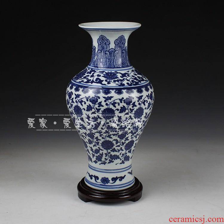 Jingdezhen ceramics with a silver spoon in its ehrs expressions using lotus cane under glaze color blue and white porcelain vase classical household furnishings furnishing articles
