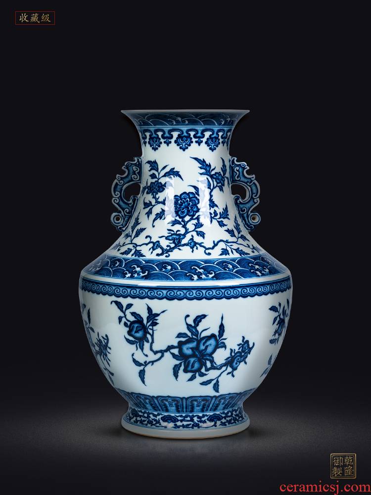 Jingdezhen ceramics vase imitation the qing qianlong maintain satisfied grain square shoulder of blue and white porcelain bottle of Chinese style living room decoration