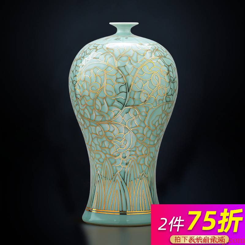Jingdezhen chinaware bottle green glaze vase hand - made tracing painstakingly furnishing articles of Chinese style household living room TV cabinet decoration