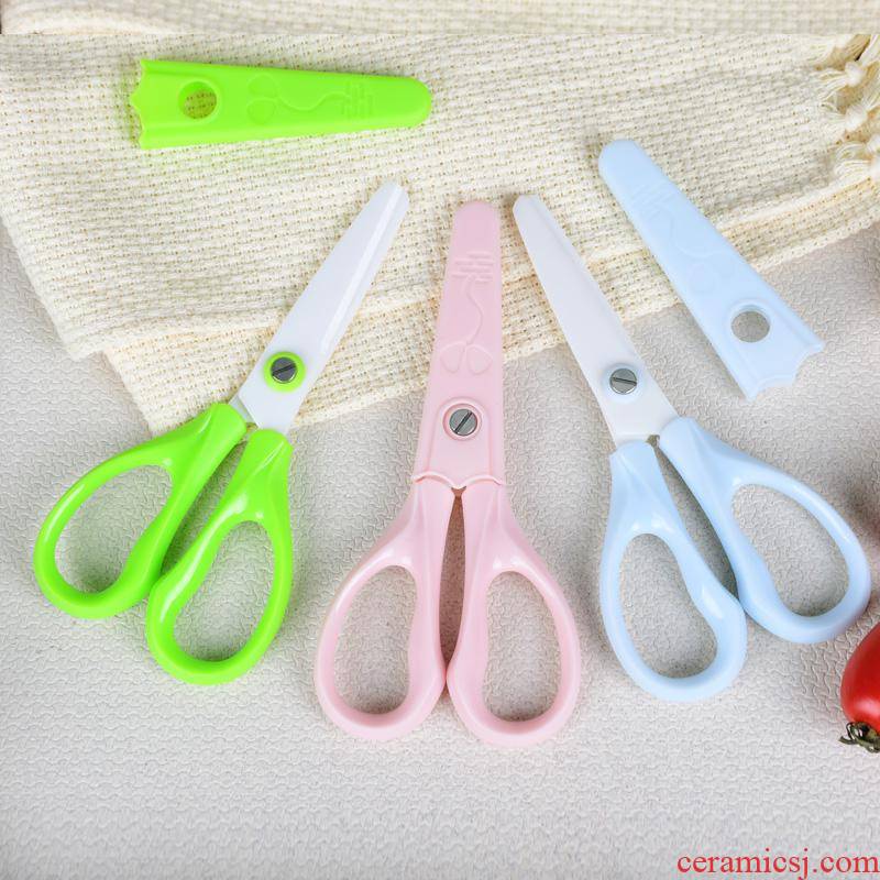 The Children see ceramic scissors to go portable baby suit with a small tool to cut the vegetables meat noodles cooked food baby