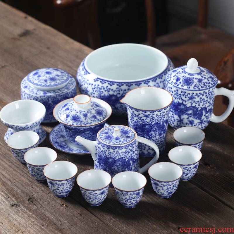 Devoted to inflammation of a complete set of household contracted kung fu tea set of blue and white porcelain ceramic antique cup lid bowl set office