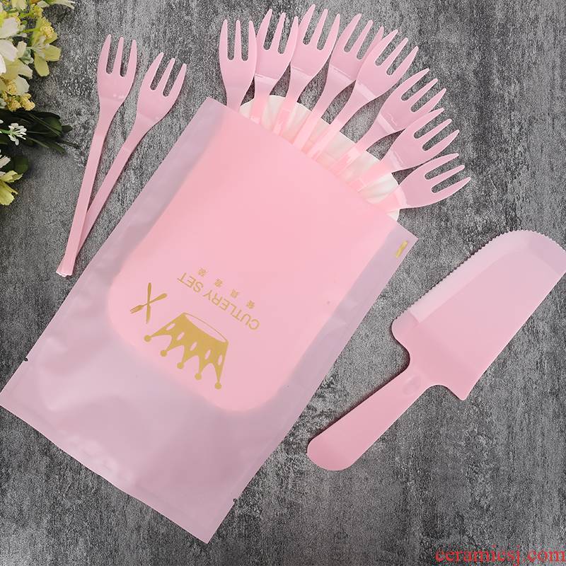 The Disposable paper plates a rectangle cake knife and fork dish plate tableware birthday suit dish fork combined manual triad.