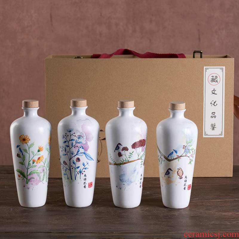 An empty bottle jingdezhen creative household ceramics hip a kilo is installed with gift box sealing antique Chinese liquor bottles
