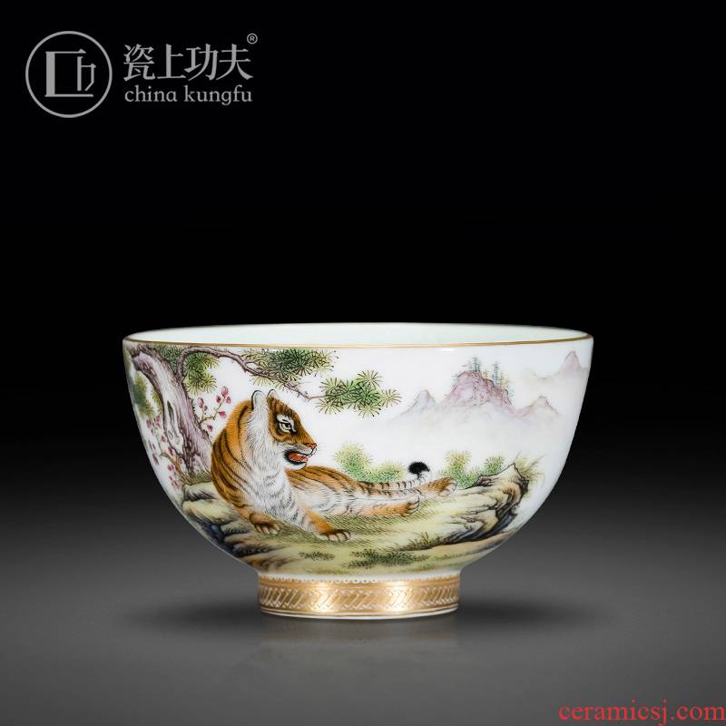 Jingdezhen tea pure hand - made colored enamel crouching tiger, hidden dragon sample tea cup ceramic kung fu tea master cup single CPU