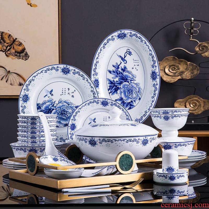 Blue and white porcelain ipads porcelain tableware suit Chinese contracted household jingdezhen ceramics dishes dishes dishes restoring ancient ways