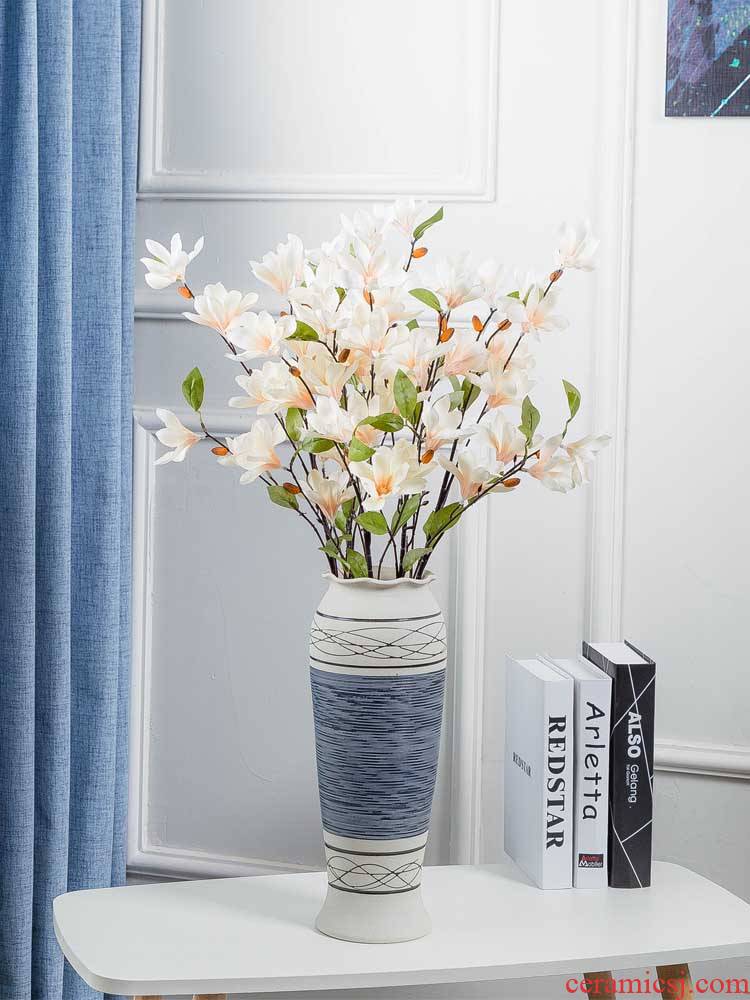 Ceramic vase home sitting room dry flower arranging flowers is placed modern simple European - style decoration new retro flower decoration