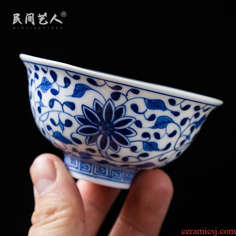 Hand - made master of kung fu tea sample tea cup of blue and white porcelain of jingdezhen ceramics individual cup single cup large household