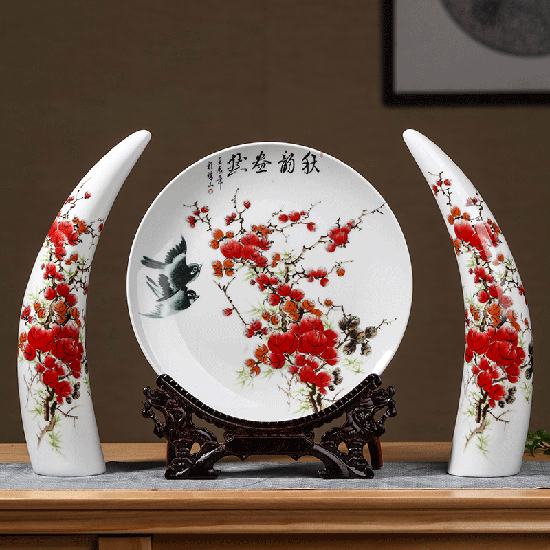 Jingdezhen ceramic horn ivory three - piece furnishing articles sitting room rich ancient frame creative decoration home decoration arts and crafts