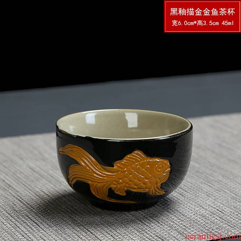 Black glaze tea antique blue and white porcelain teacup kung fu tea tea sample tea cup ceramic cups, fragrance - smelling cup in use