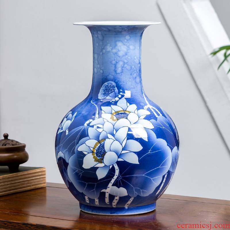 Jingdezhen ceramics hand - made lotus of blue and white porcelain vase flower arranging furnishing articles furnishing articles sitting room of Chinese style household decorations