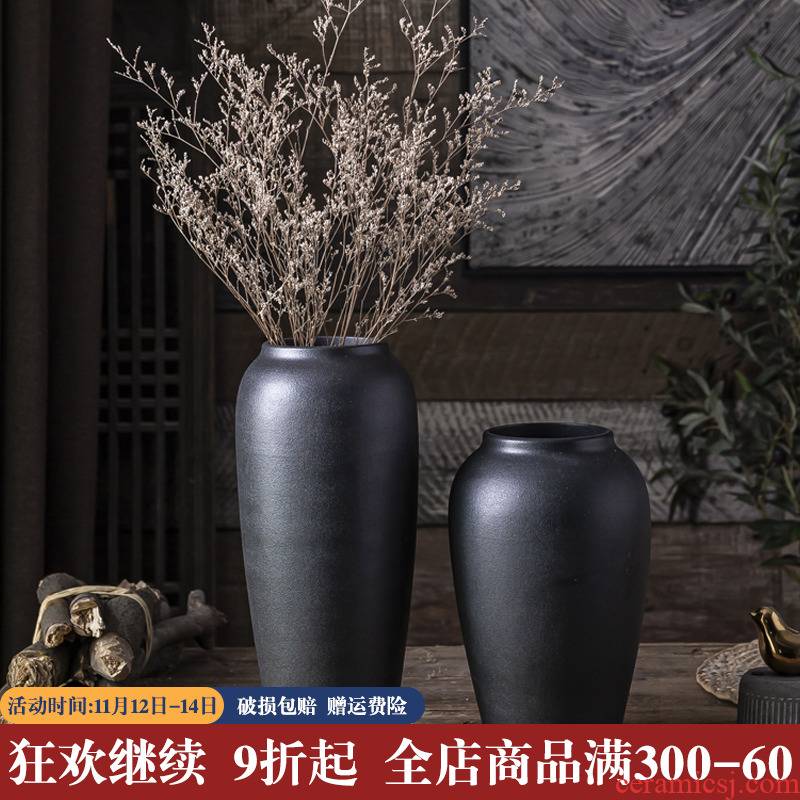 Manual coarse pottery vases black Japanese flower implement small flow ceramic zen desktop furnishing articles household dry flower restoring ancient ways