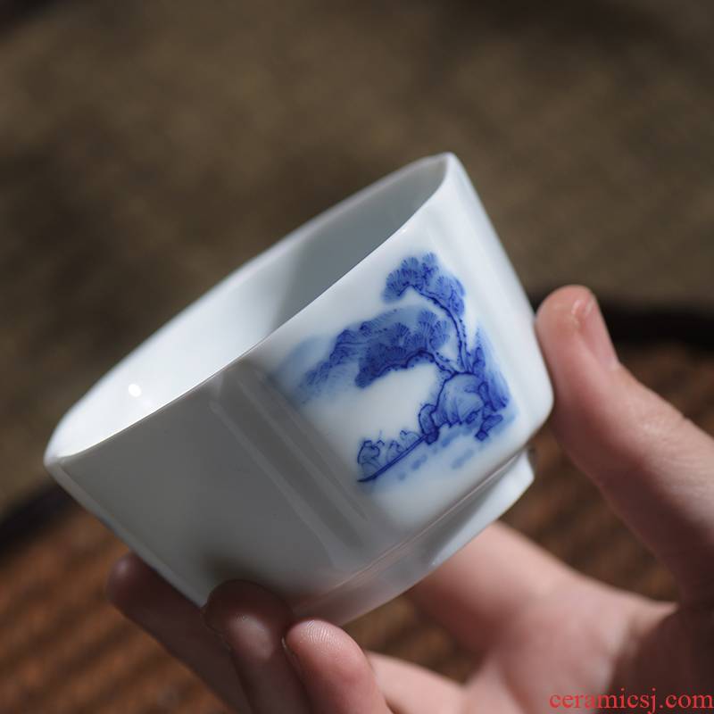 The Six - party cup master cup dragon small jingdezhen blue and white porcelain teacup kung fu tea set manual hand - made single cups of tea cups