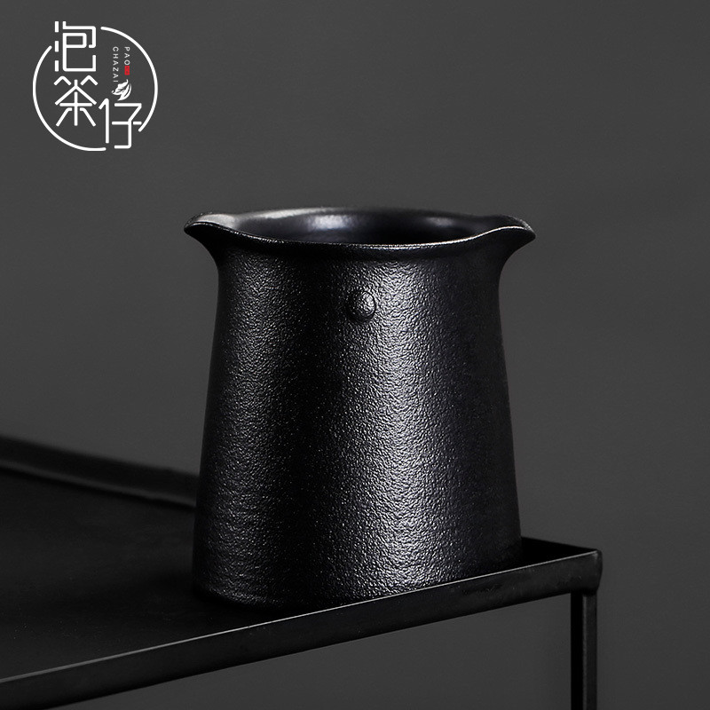 Coarse ceramic fair small cup and cup of black kung fu tea tea accessories points archaize pour cup household fair cup