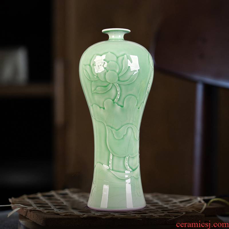 Jingdezhen ceramics Chinese antique vase is all hand shadow carving, rich ancient frame home sitting room home furnishing articles