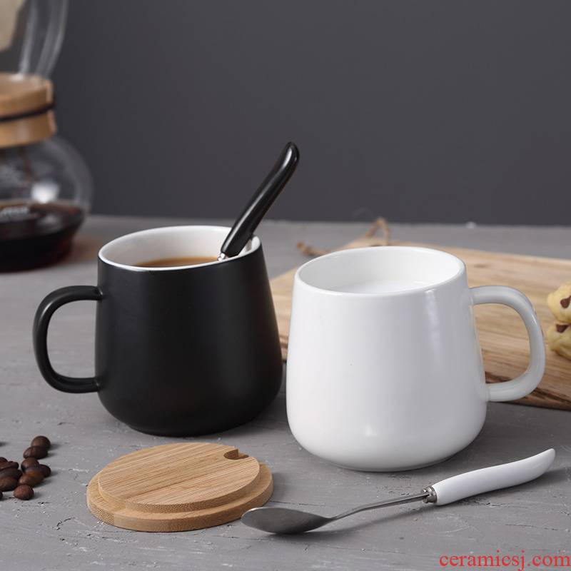 Boreal Europe style matte enrolled, black and white contracted mark cup of milk a cup of coffee cup with cover teaspoons of ceramic cup