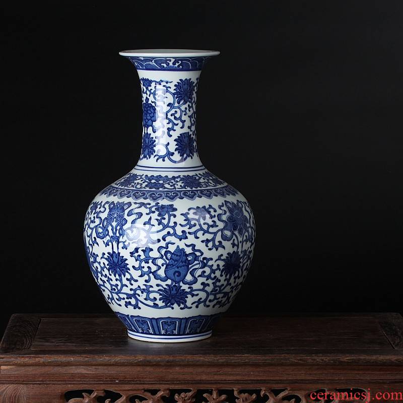 Jingdezhen ceramics antique blue and white porcelain vases, flower cut household act the role ofing is tasted sitting room adornment is placed