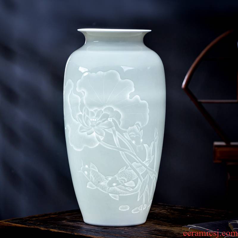 Jingdezhen new Chinese hand made exquisite thin knife clay ceramic vases, rich ancient frame lotus sitting room adornment is placed