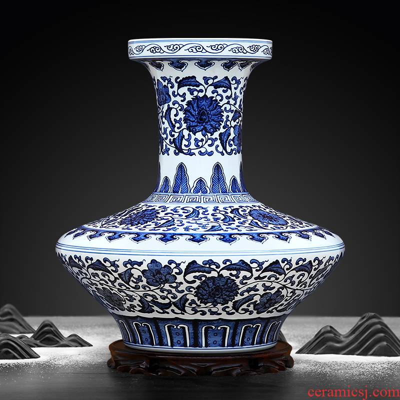Blue and white tie up to industry branch lotus flat pure hand - made pottery by hand