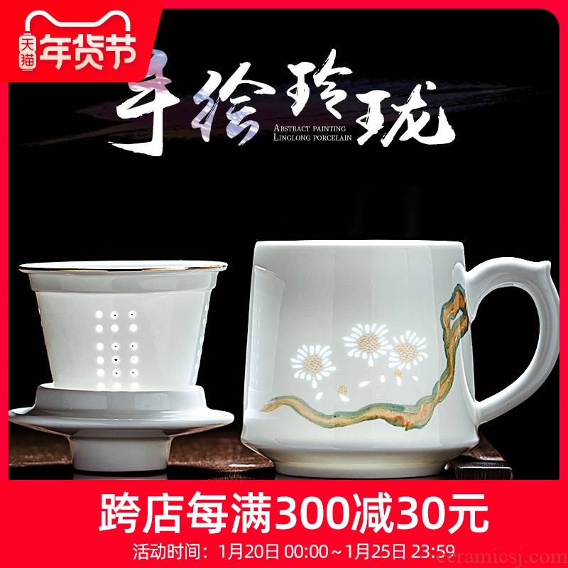 Jingdezhen hand - made exquisite tea cups with cover ceramic filter cup of tea to separate office cup household creative mugs