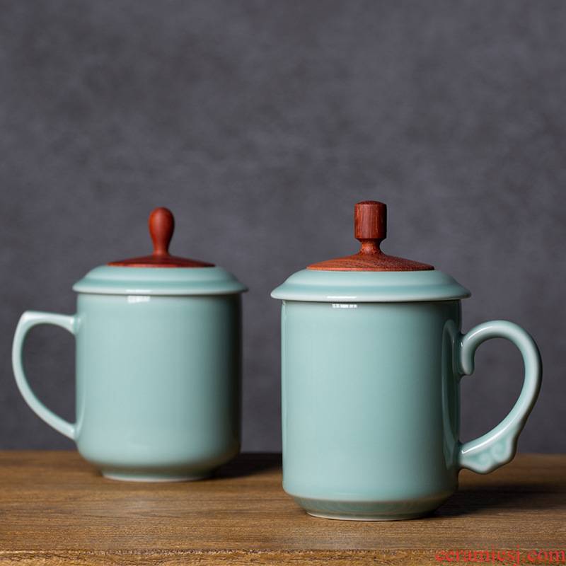 Longquan celadon office cup men 's high - grade Chinese ceramic cups with cover the personal special glass mugs and meeting