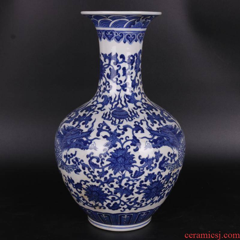 The Qing qianlong in blue and white dragon design applique antique porcelain household of Chinese style furnishing articles old goods collection process