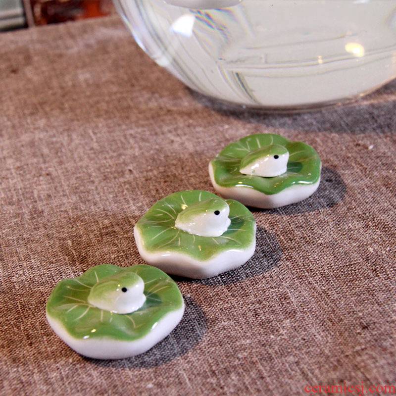 Ceramic small place fish swims the world leaves 】 the frog in water can float decoration