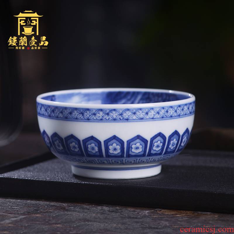 Officer of blue and white triangle flowers pattern circle beauty all hand - made master cup of jingdezhen ceramics single CPU kung fu tea set personal tea cup