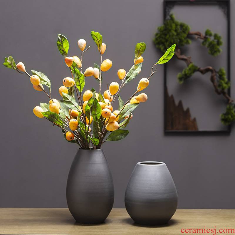Manual grinding dry flower is placed American retro black ceramic vase pottery jar flower implement sitting room artistic flower arrangement