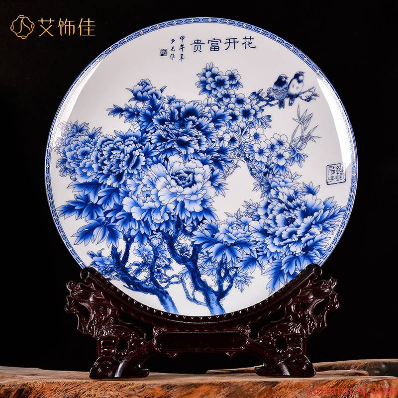 Blue and white porcelain of jingdezhen ceramics decoration plate of the sitting room of TV ark of new Chinese style rich ancient frame wine furnishing articles of handicraft