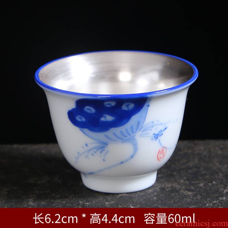 Tasted silver gilding hand - made kung fu tea cups of blue and white porcelain single glass ceramic cups and only the owner of the blue and white porcelain cup single sample tea cup