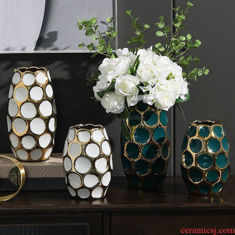 Minimalism rain tong household soft outfit design of the sitting room is green, white porcelain vase vases, furnishing articles ornaments