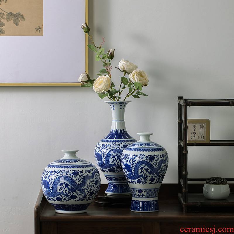 Blue and white porcelain of jingdezhen ceramics bound branch ceramic vase furnishing articles sitting room of Chinese style of Blue and white porcelain home decoration