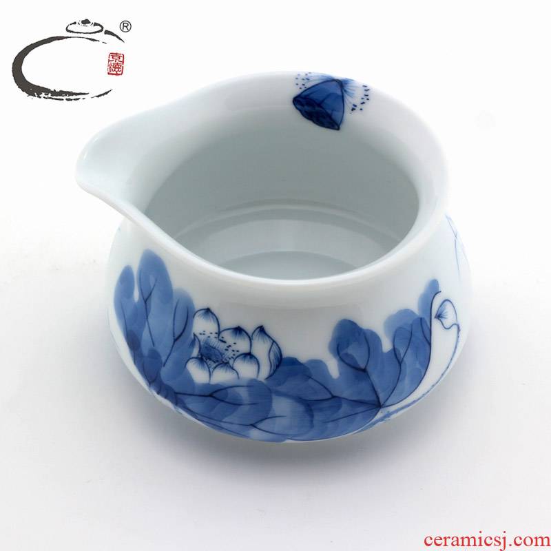 And auspicious color in blue And white lotus And a cup of jingdezhen hand - made ceramic fair keller of tea tea ware And cup And cup sea points