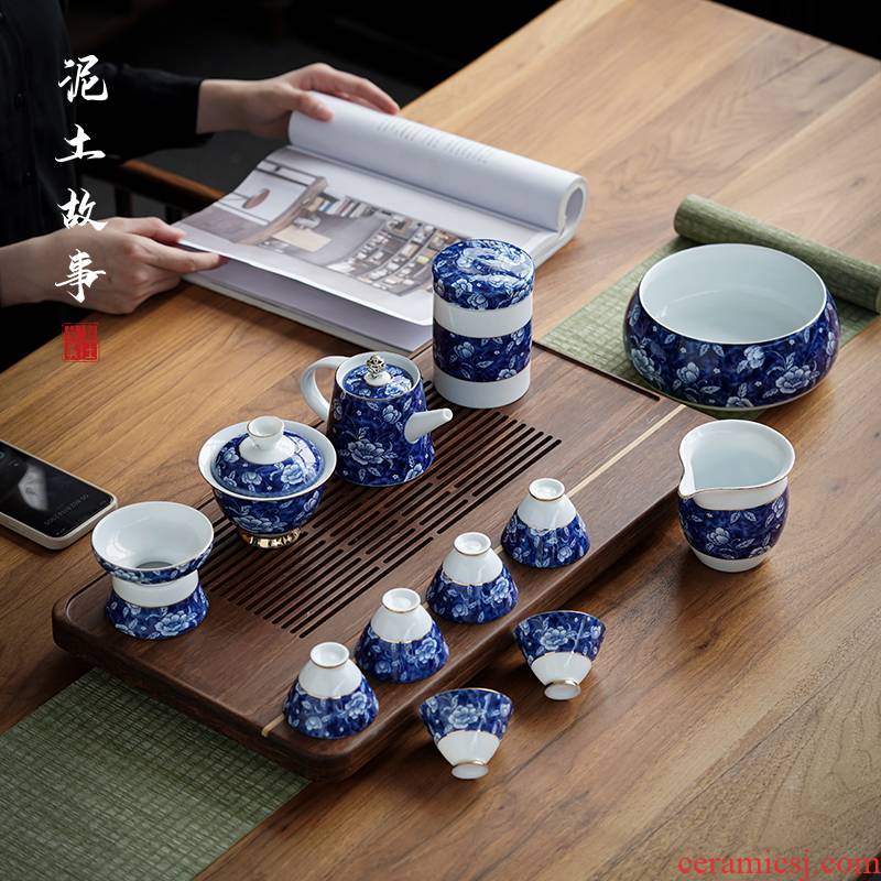 A complete set of tea set home sitting room tea ware kung fu tea set of blue and white porcelain ceramic tureen tea set of 6 people