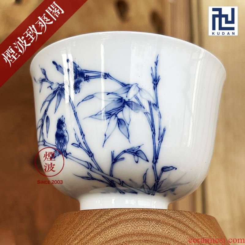 Jingdezhen blue and white flower on bamboo nine calcinations hand - made porcelain hand cup cup sample tea cup