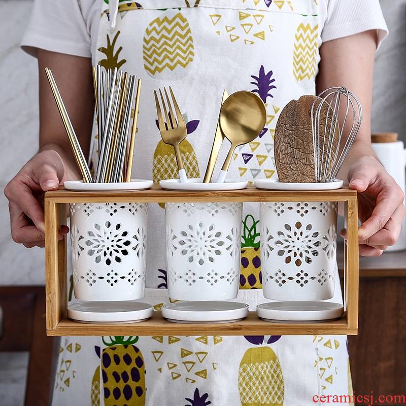 Qiao mu SP creative Japanese household chopsticks tube of kitchen utensils binocular shelf ceramic hollow porous drop