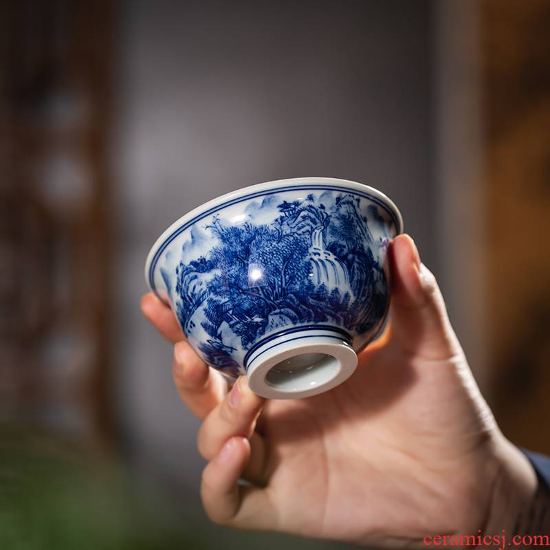 Blue and white master cup yongle pressure hand cup single CPU hand - made scenery of Blue and white porcelain cup pure manual jingdezhen ceramic cup