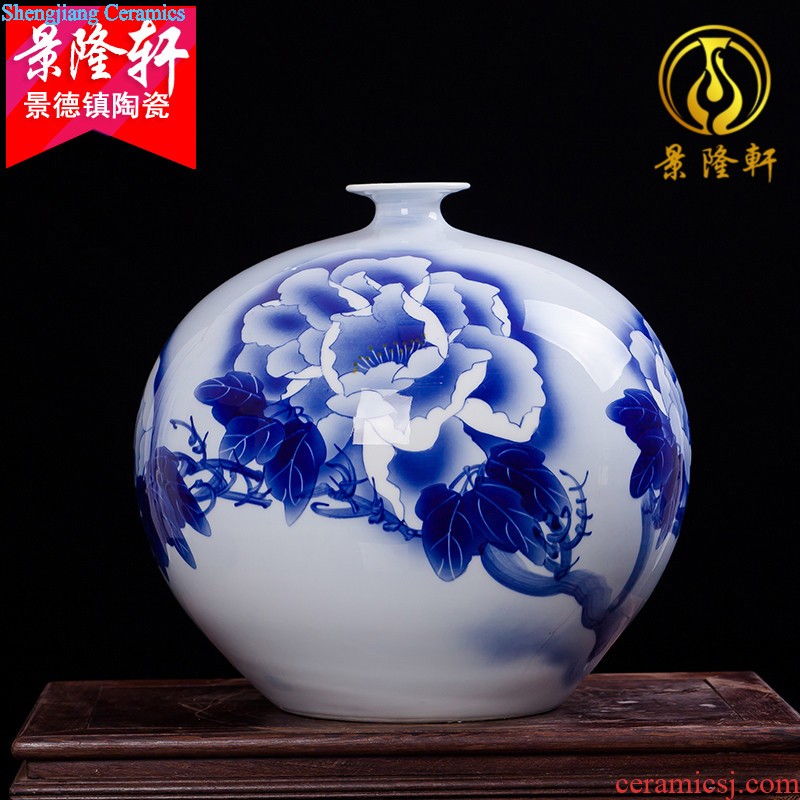 Jingdezhen ceramic vase furnishing articles Chinese famille rose porcelain three-piece handicraft wine porch sitting room adornment